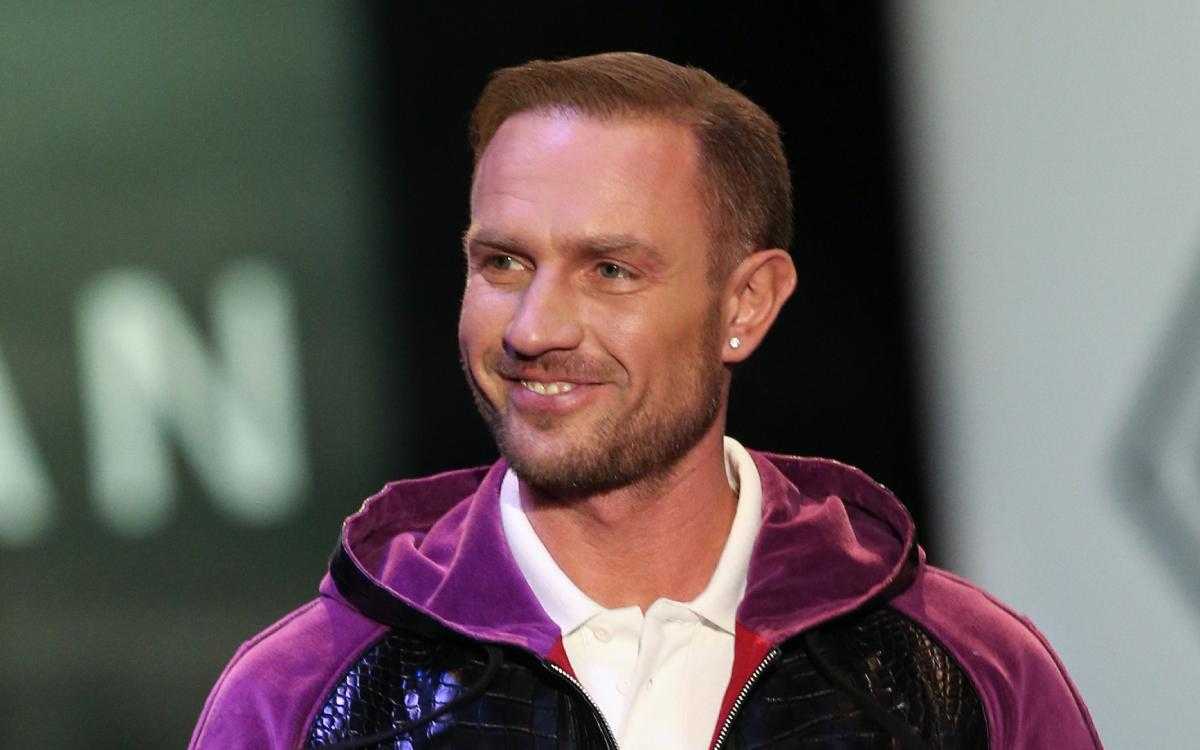 Олимпийский чемпион роман костомаров согласился на ампутацию и пальцев рук? что с ним происходит?