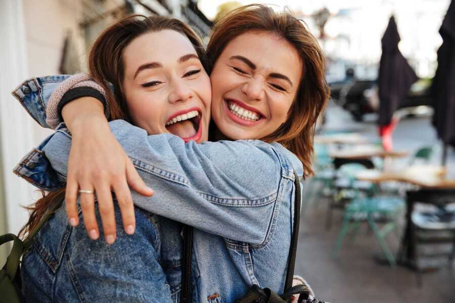В этом материале мы собрали 8 звездных образов с открытом животом которые смотрелись глупо нелепо и безвкусно