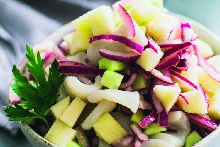 Топ-6 самых вкусных салатов с кальмарами: рецепты с фото