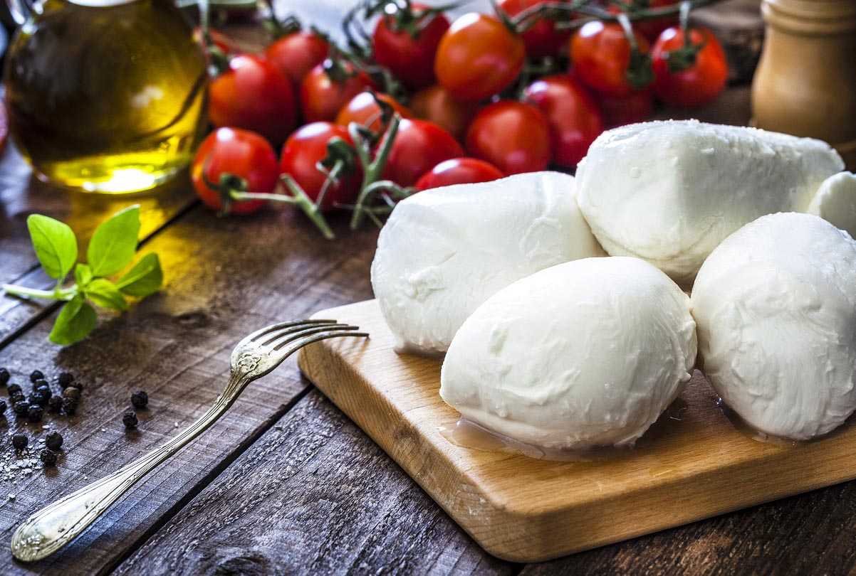 Как выбрать самый полезный сыр с учетом питательного состава и калорийности