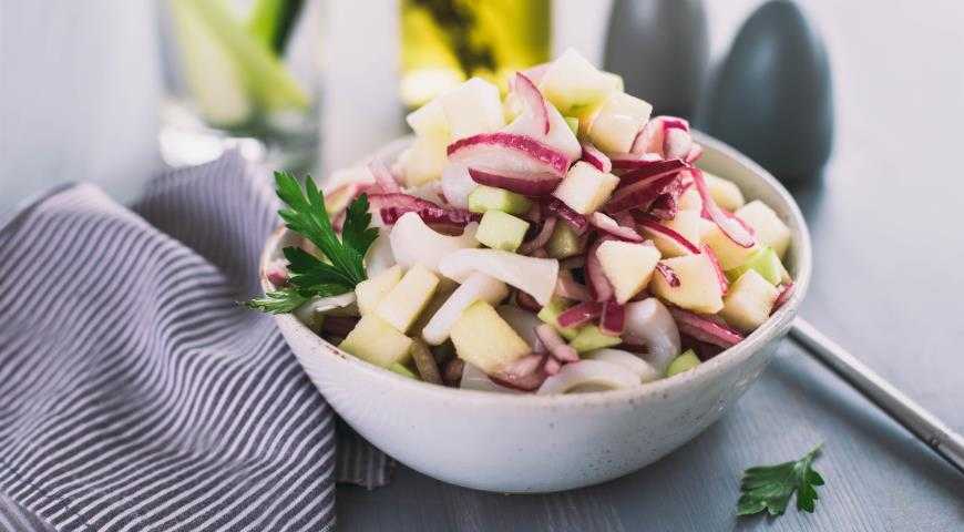 Салаты с кальмарами: 20 самых вкусных и простых рецептов