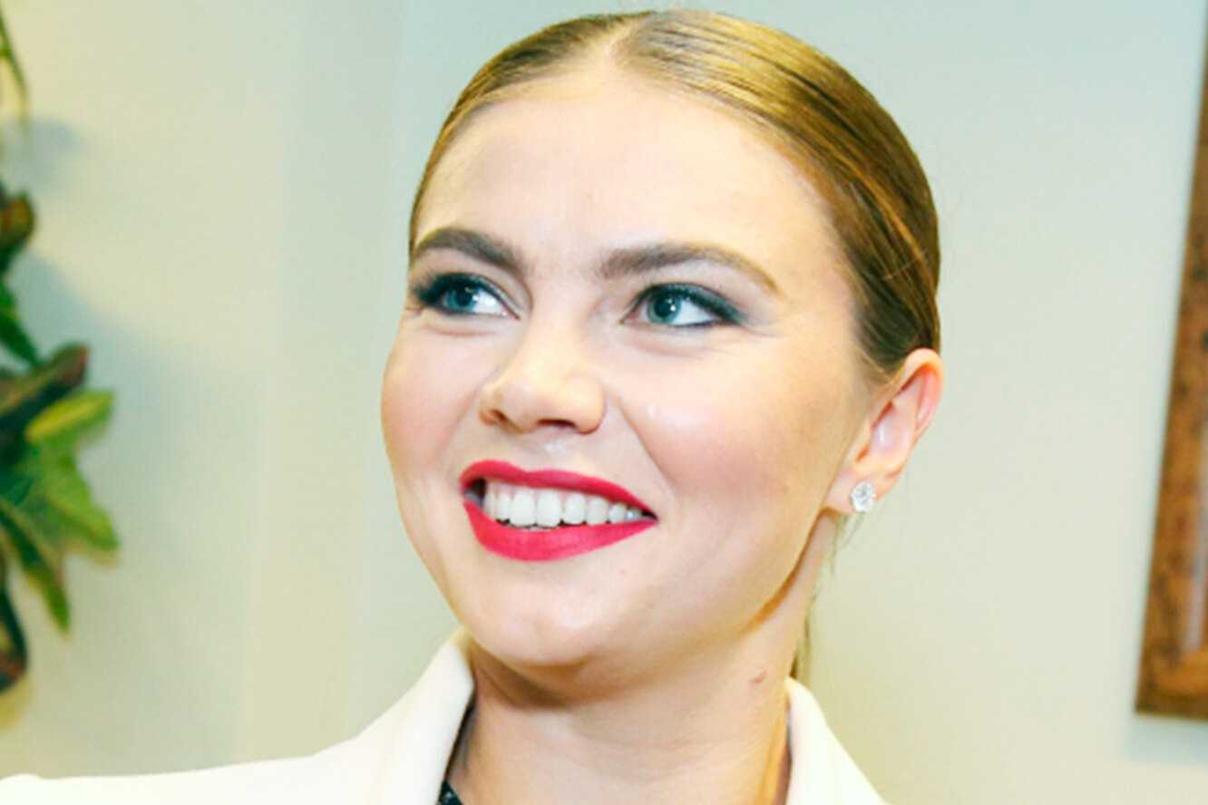 38 летняя Алина Кабаева прокомментировала выступление российской гимнастки на Олимпиаде в Токио Прославленная спортсменка предстала в ярком образе