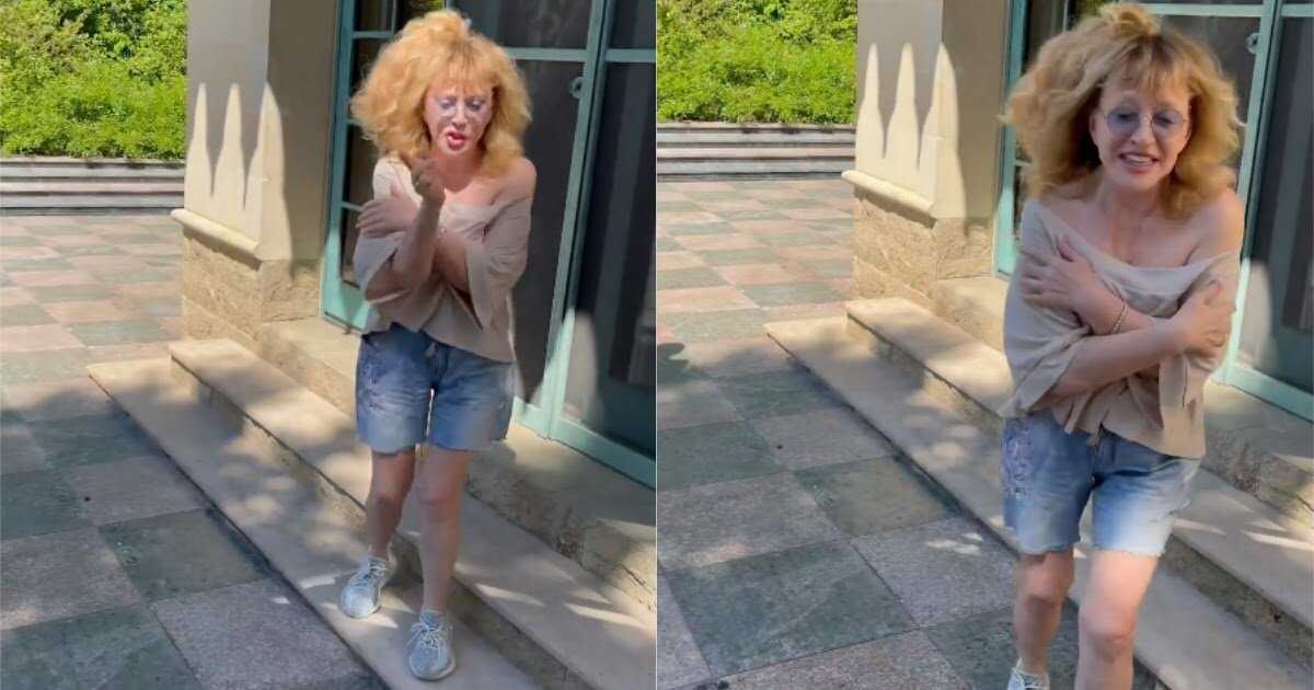 Лиза Галкина сфотографировала знаменитую маму Алла Пугачева позировала в игривом наряде