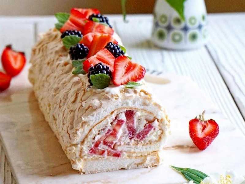 Рецепт меренгового рулета с фисташками, малиной и макскарпоне в домашних условиях с фото пошагово