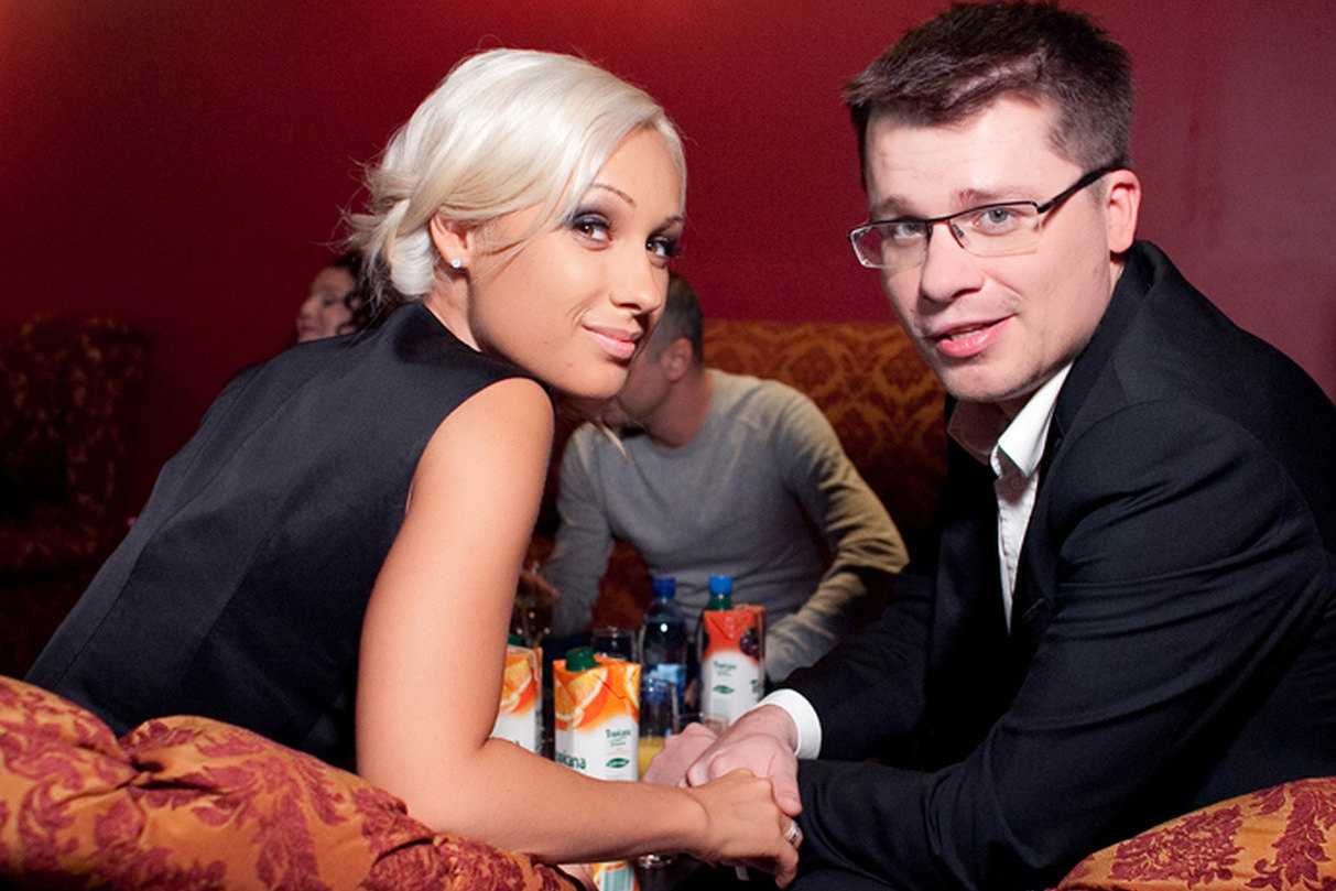 Бывшие жены светлакова, воли и других комиков. как выглядят и чем занимаются женщины